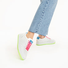 Charger l&#39;image dans la galerie, White sneakers with neon pink and green details Ref: BK2402BL
